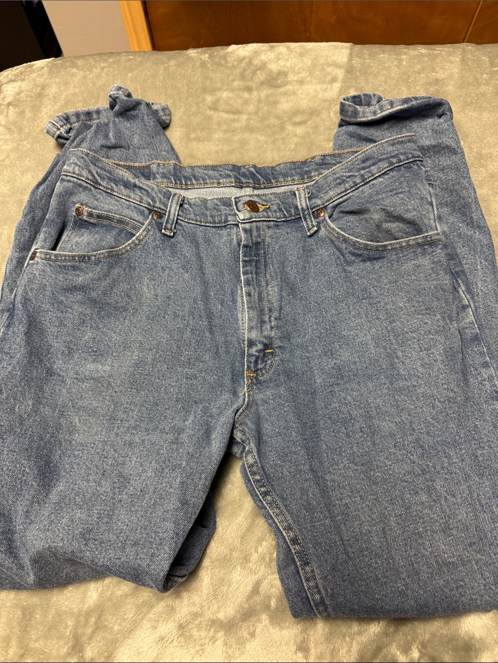 Wrangler Men's Light Blue Relaxed Fit Jeans